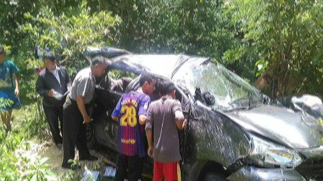 Mobil Avanza vs Terios Tabrakan di Camba Maros Sulsel