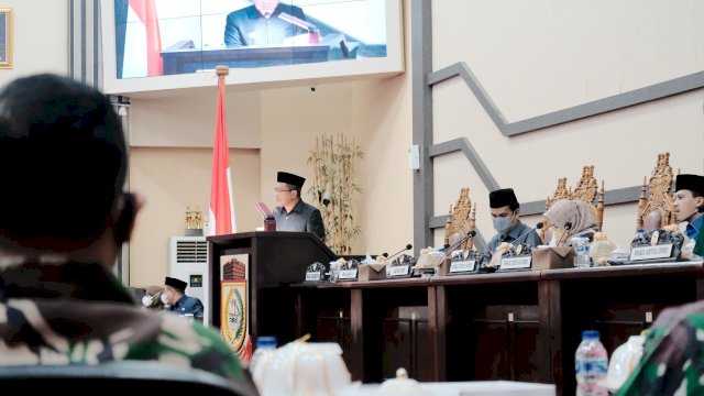 Pemkot Makassar Sampaikan Penjelasan RAPBD 2022