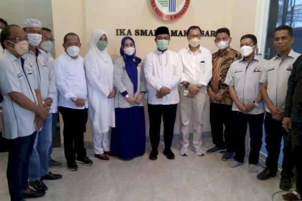 Plt Gubernur Sulsel Resmikan Sekretariat IKA Smapat Makassar