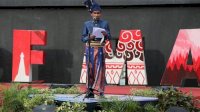 Pakai Baju Adat, Ketua DPRD Makassar Rudianto Lallo Bacakan Sejarah Kota Makassar