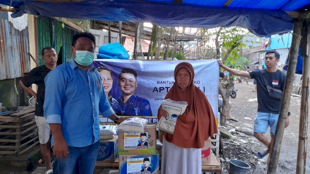 Legislator NasDem Sulsel Andre Tanta Salurkan Bantuan ke Korban Kebakaran di Makassar