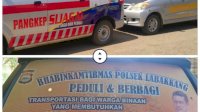 Bhabinkamtibmas Polsek Labakkang Pangkep Manfaatkan Mobil Pribadi untuk Transportasi Warga