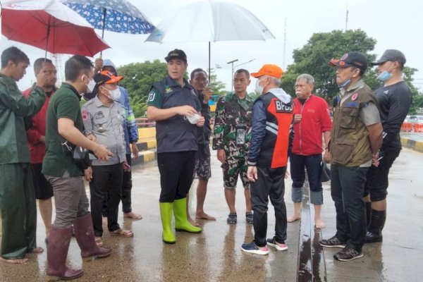 Bupati Pangkep Yusran: Ayo Saling Bahu Membahu Tangani Musibah Banjir Ini