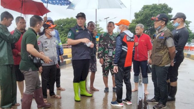 Bupati Pangkep Yusran: Ayo Saling Bahu Membahu Tangani Musibah Banjir Ini