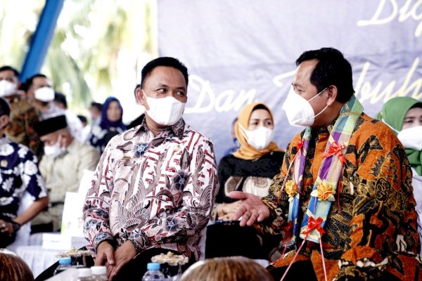 Bupati Bantaeng Ilham Azikin Raih Penghargaan Bakti Koperasi dan UKM Nasional