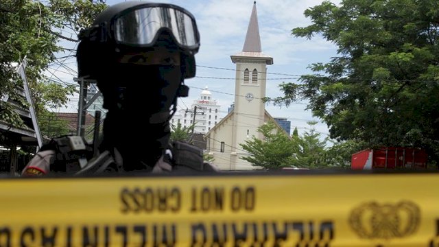 Buronan Kasus Pengeboman Gereja Katedral Makassar Ditangkap, Ternyata Penjual Siomai