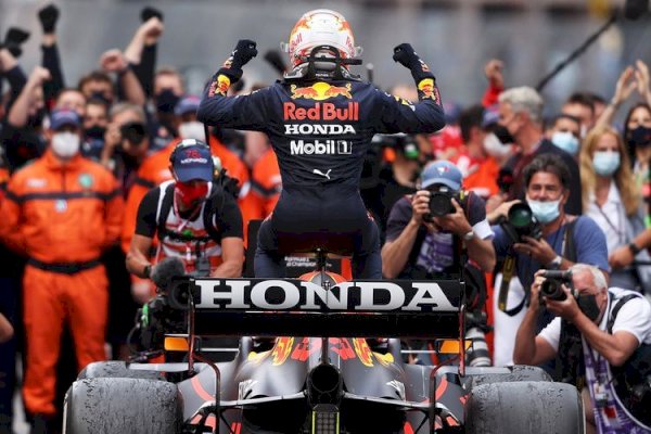 Pembalap Red Bull Racing Honda Max Verstappen Juara F1 2021