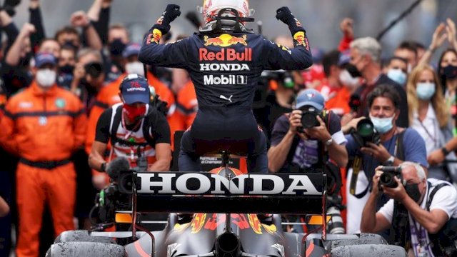 Pembalap Red Bull Racing Honda Max Verstappen Juara F1 2021