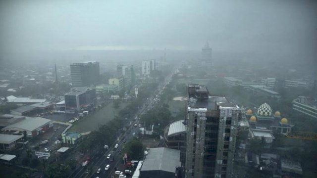 Cuaca Hari Ini: Makassar Diguyur Hujan Lebat Pagi, Siang hingga Malam