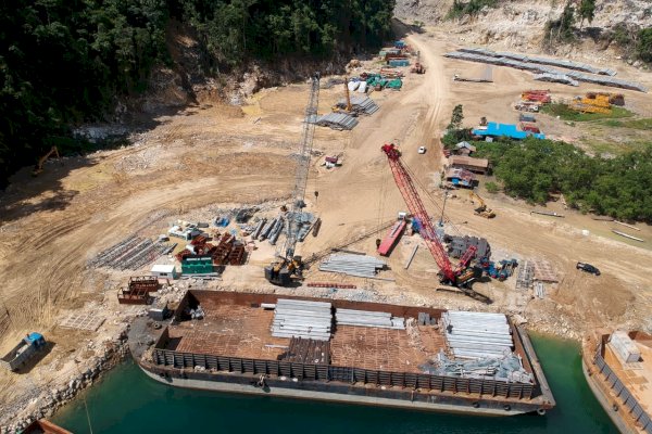 Resmikan Pabrik Smelter Nikel di Morowali Utara Sulteng, Jokowi: Semua Rakyat Bisa Bekerja