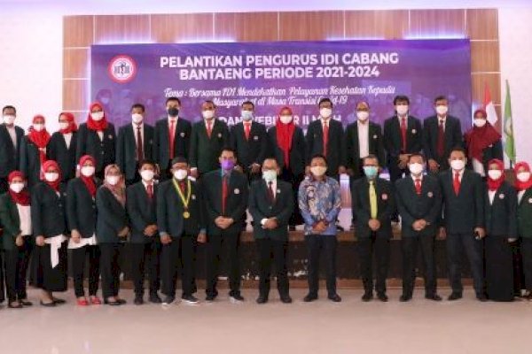 Bupati Bantaeng Saksikan Pelantikan Pengurus IDI Cabang Bantaeng 2021-2024