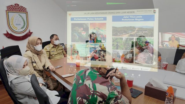 Wali Kota Makassar Moh Ramdhan “Danny” Pomanto optimis pencapaian vaksinasi bisa mencapai 90% hingga akhir Desember ini.(F-Humas)
