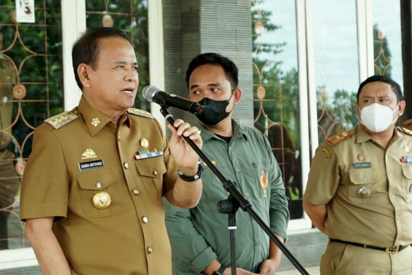 Lepas Kontingen Sepak Takraw Luwu Sulsel, Bupati Basmin Minta Para Atlit Padukan 3 Unsur Kekuatan