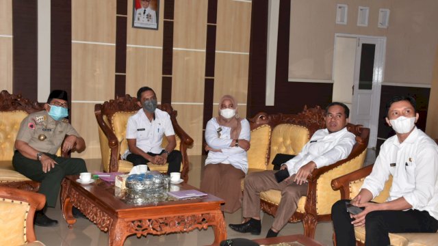 Walikota Palopo Judas Amir Hadiri Rakor Penanggulangan Pengendalian Covid-19