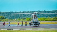 Kunjungi Wilayah Terdampak Gempa, Andi Sudirman Terbang Gunakan Helikopter ke Selayar