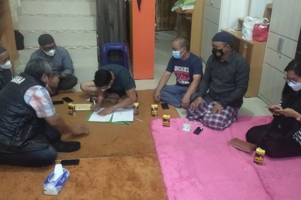 Dapat Santunan dari Plt Gubernur Sulsel, Orang Tua Korban Kebakaran di Toraja Ucapkan Terima Kasih