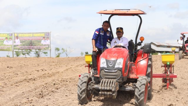 Mentan Syahrul Yasin Limpo, bersama wakil Ketua DPRD Sulsel Syaharuddin Alrif.