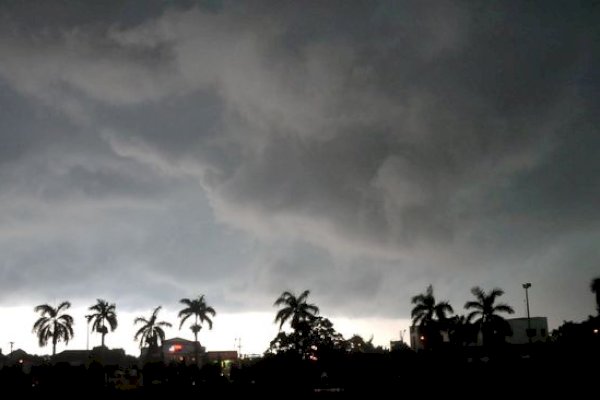 Peringatan Dini BMKG: Semua Daerah di Sulsel Waspada Hujan Lebat-Angin Kencang dan Potensi Banjir