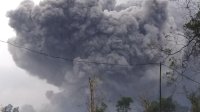 Awan Panas Kembali Muncul, Evakuasi dan pencarian Korban Erupsi Gunung Semeru Dihentikan Sementara