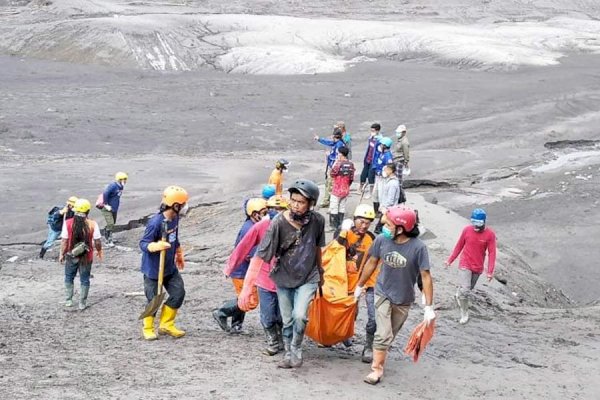 39 Orang Meninggal Akibat Bencana Awan Panas dan Guguran Gunung Semeru