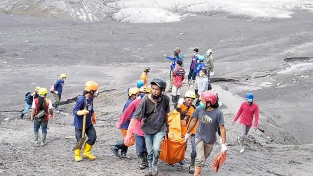 39 Orang Meninggal Akibat Bencana Awan Panas dan Guguran Gunung Semeru