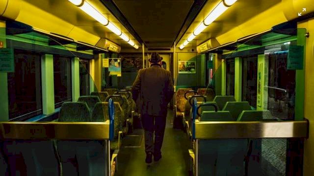 Ilustrasi Penumpang Kereta di Tebas di Bagian Wajah.(F-Int)