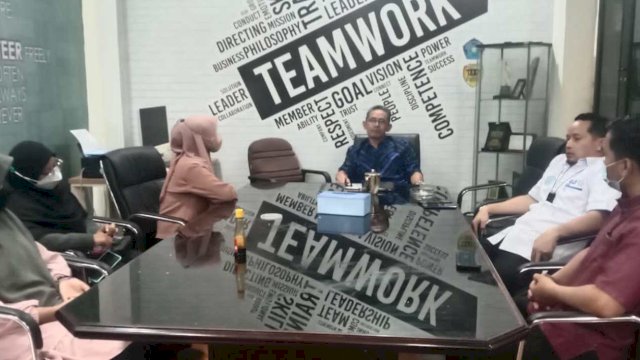 Nuraini memenuhi undangan Sekretaris Pimpinan Wilayah Muhammadiyah Sulsel Prof Irwan Akib dan Dekan FKIP Unismuh Erwin Akib PhD, Rabu (5/01/2022).