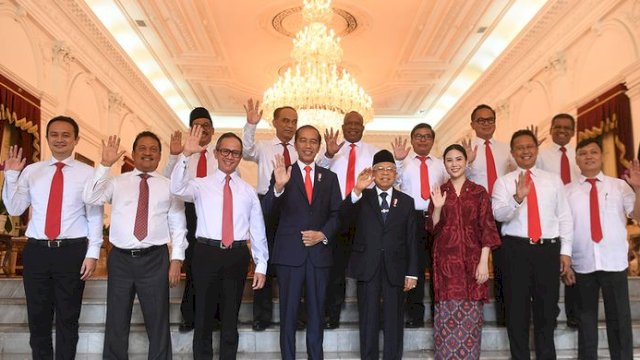 Presiden Jokowi, bersama para Wakil Menteri.(F-Int)