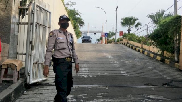 Ilustrasi Seragam Satpam .(F-Int)