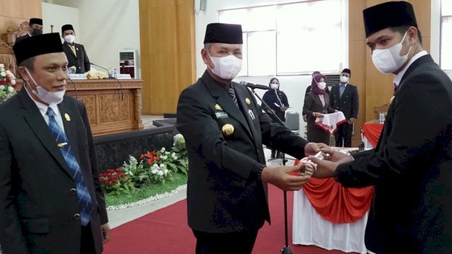 Muh Arfan Basmin dilantik sebagai Pengganti Antara Waktu Anggota DPRD Kabupaten Luwu