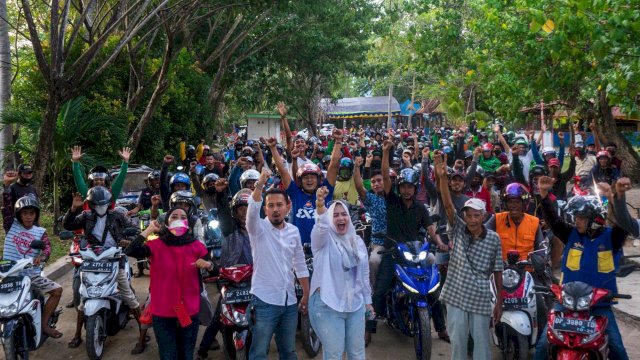 Putri Dakka bersama Komunitas Ojek Putri Dakka (KOPDA) di Kota Palopo, Sulsel.