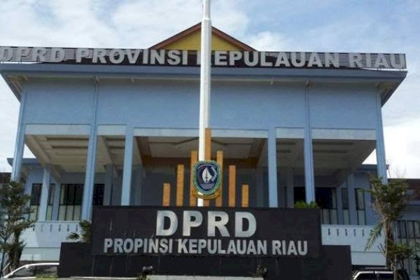 Istri Gubernur Kepri Diberhentikan Sebagai Wakil Ketua I DPRD Kepri