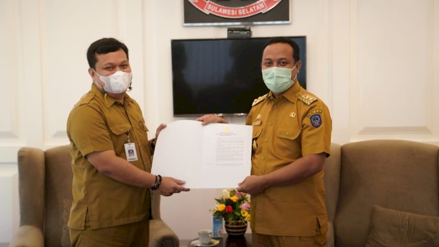Kemal Redindo Syahrul Putra diberi amanah oleh Plt Gubernur Sulsel Andi Sudirman Sulaiman untuk mengembang tanggung jawab sebagai Plt Kadis Ketapang.(F-Humas)