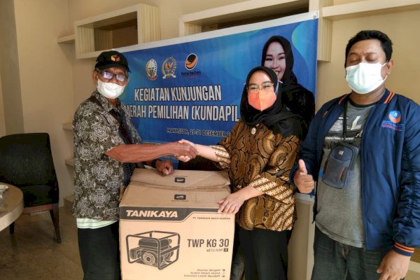 Legislator NasDem Sulsel Reski Lutfi Beri Bantuan Alat Pompa Air untuk Kelompok Tani di Makassar 