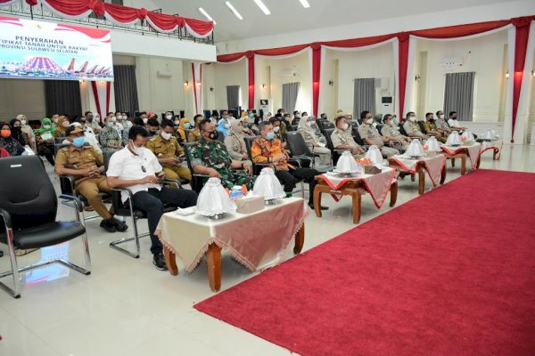 Sekda Palopo Firmanzah Ikuti Penyerahan Sertifikat Tanah untuk Rakyat