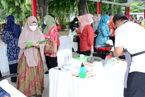 Naoemi Octarina Juri Lomba Masak Antar Kepala OPD Pemprov Sulsel