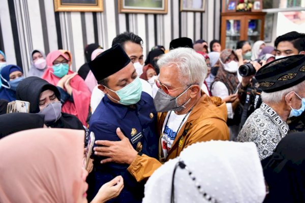 Andi Sudirman Sampaikan Duka Cita Meninggalnya Istri Yanuar Fachruddin