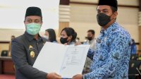 Serahkan Petikan SK PNS 2019, Plt Gubernur Ingatkan Integritas hingga Berbakti Kepada Orang Tua