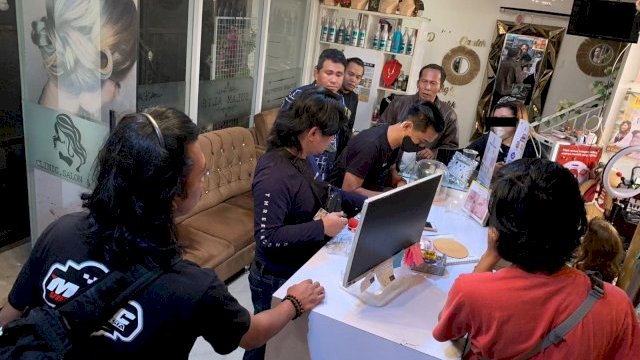 Polisi Bongkar Jasa PCR-Swab Antigen Palsu di Klinik Kecantikan Makassar.