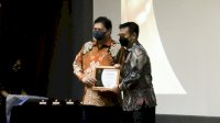 Capaian Penyaluran KUR Tertinggi 2021, Menko Airlangga Berikan Penghargaan Kepada Mentan SYL
