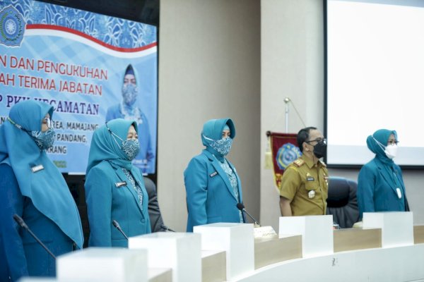 Lantik dan Kukuhkan Bunda Paud Kecamatan, Ini Pesan Indira Jusuf Ismail