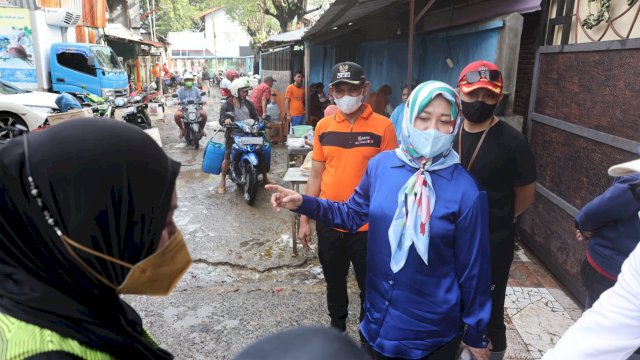 Wawali Fatmawati Rusdi Tinjau Sabtu Bersih di Kecamatan Ujung Tanah (F-Humas)