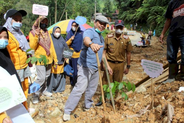 Prodi PGMI FTIK IAIN Palopo Sulsel Lakukan Program Penghijauan