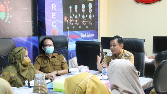 Camat Tallo, Alamsyah Sahabuddin terus melakukan Rakor bersama jajarannya, terkait pelaksanaan Vaksinasi.