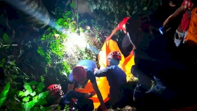 Tim Sar Gabungan Maros Sulsel Temukan Warga yang tewas di Gorong-gorong.(F-Int)