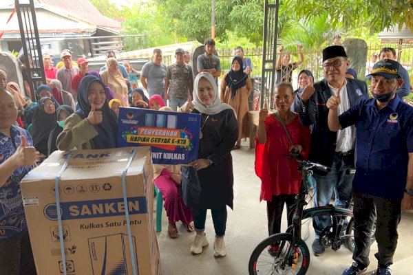 Dapat Bantuan Sembako-Pupuk Organik, Warga Luwu Utara: Hanya Partai NasDem Selalu Hadir