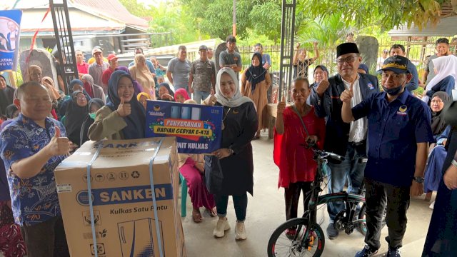 Dapat Bantuan Sembako-Pupuk Organik, Warga Luwu Utara: Hanya Partai NasDem Selalu Hadir