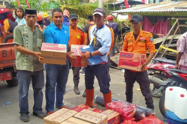 Bantu Korban Kebakaran di Bulukumba, Plt Gubernur: Alhamdulillah Bufferstok BPBD Sudah Disalurkan
