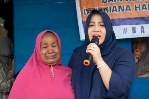 Bawa Sembako-Bagi Ratusan Pupuk ke Petani di Lutra, Putri Dakka: NasDem Tak Pernah Janji, Tapi Aksi Nyata!