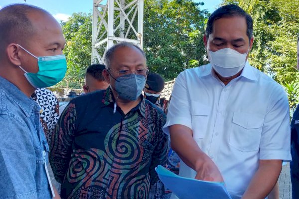 Dicari DPR di Rapat Bahas Minyak Goreng, Mendag Lutfi Terlihat Ngopi di Warung Kopi Makassar
